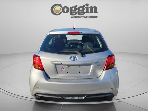 Used 2017 Toyota Yaris L image 5