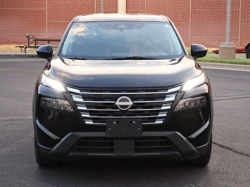 Used 2025 Nissan Rogue SV FWD image 25