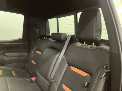 Used 2022 GMC Sierra 1500 AT4 w/ AT4 Premium Package AWD/4WD image 7