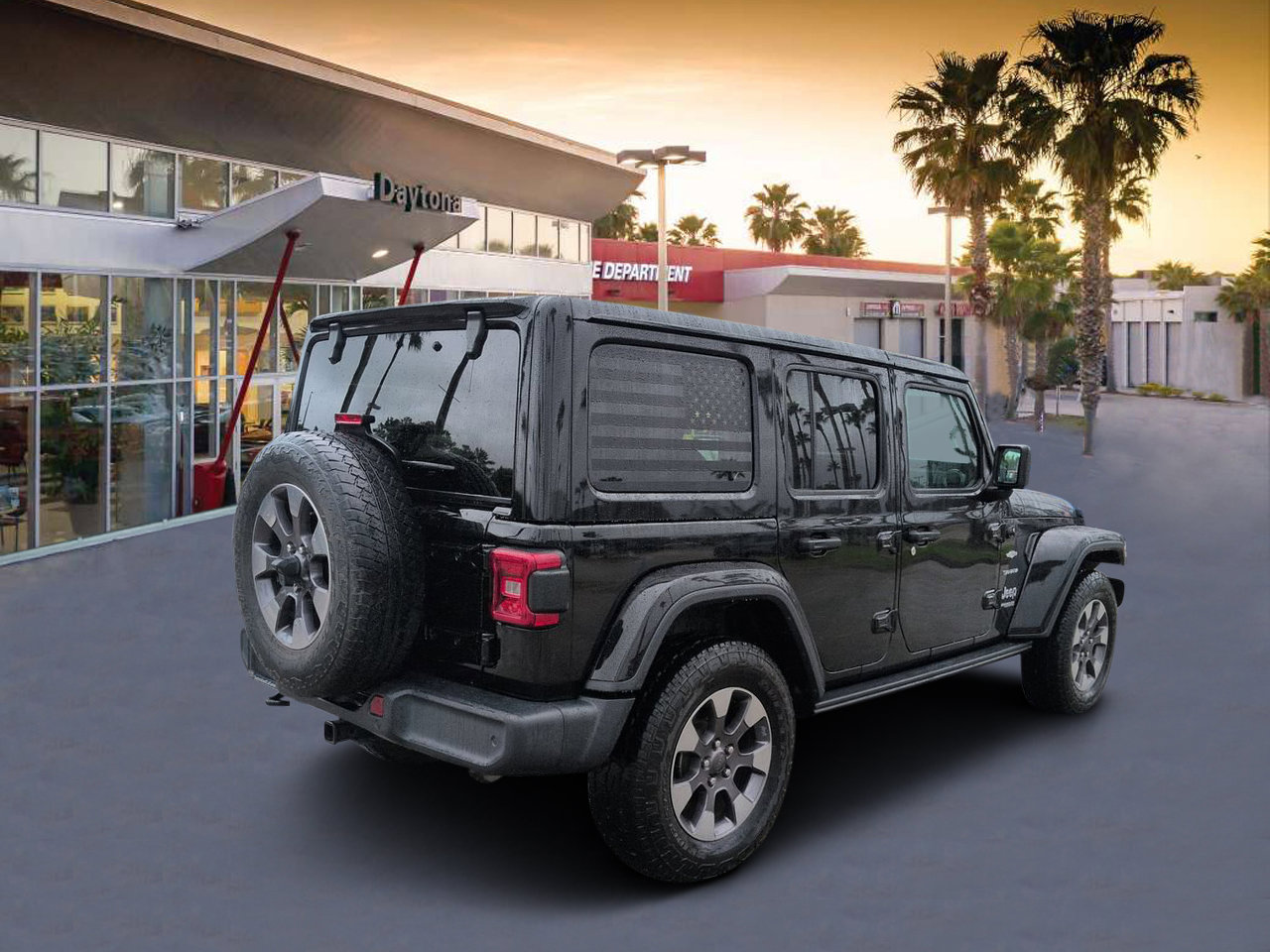 Used 2019 Jeep Wrangler Unlimited Sahara AWD/4WD image 3