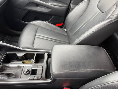 Used 2024 Kia Sorento S image 14