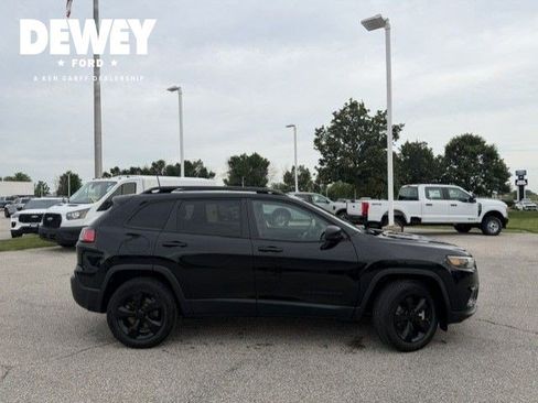Used 2021 Jeep Cherokee Latitude Plus AWD/4WD image 9