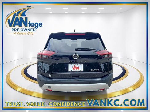 Used 2021 Nissan Rogue SV AWD/4WD image 7