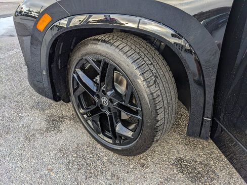 New 2026 Volkswagen Tiguan SE R-Line image 28