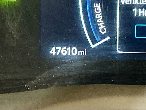 Used 2025 Toyota Camry SE w/ Multimedia Upgrade Package FWD image 10