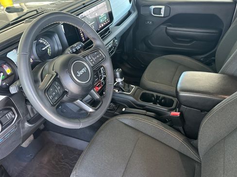 Used 2024 Jeep Wrangler Unlimited AWD/4WD image 9