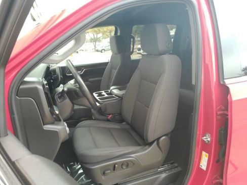 Used 2024 GMC Sierra 1500 SLE image 18