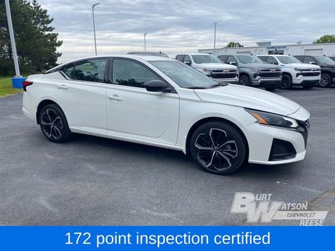 Used 2024 Nissan Altima 2.5 SR AWD/4WD image 3