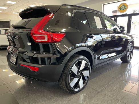 Used 2023 Volvo XC40 Recharge Ultimate AWD/4WD image 5