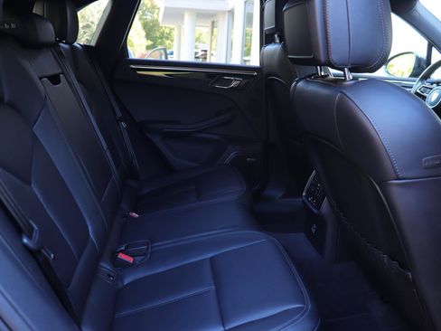 Used 2024 Porsche Macan image 18