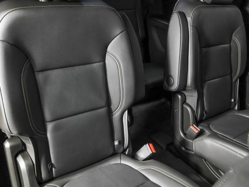 Used 2023 Chevrolet Traverse LT FWD image 43