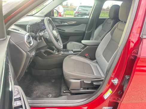 Used 2025 Chevrolet TrailBlazer LT image 27