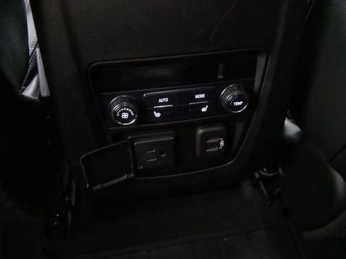 Used 2020 Buick Enclave Avenir w/ Avenir Technology Package AWD/4WD image 23