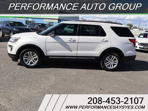 Used 2018 Ford Explorer XLT w/ Equipment Group 202A AWD/4WD image 4