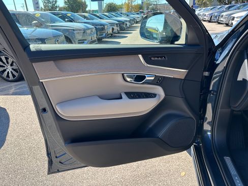 New 2026 Volvo XC90 B5 Core image 16