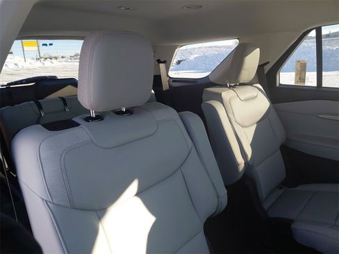 New 2026 Ford Explorer Active w/ Active Comfort Package image 19