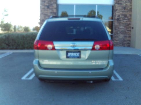 Used 2008 Toyota Sienna XLE Limited image 12