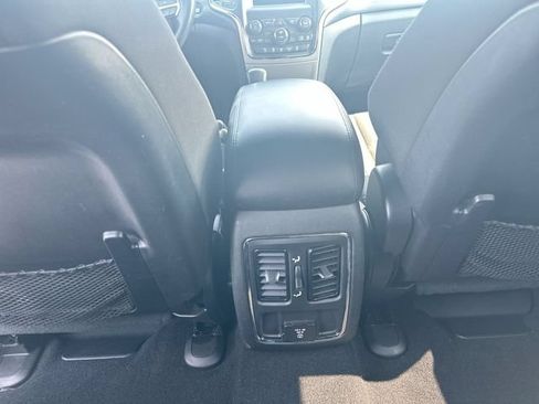 Certified 2021 Jeep Grand Cherokee Laredo w/ Security & Convenience Group AWD/4WD image 22