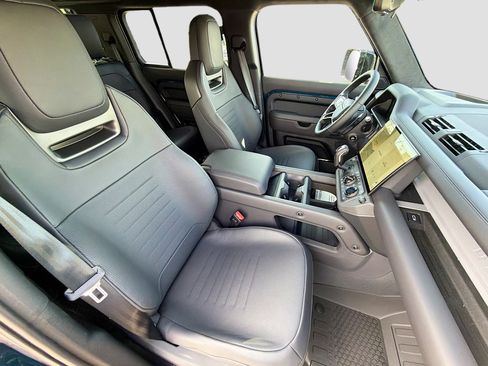 New 2026 Land Rover Defender 110 OCTA image 13