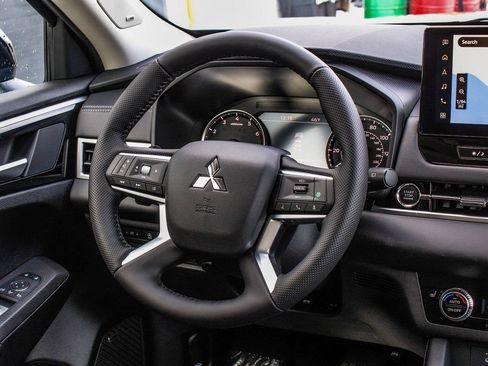 New 2026 Mitsubishi Outlander AWD image 25