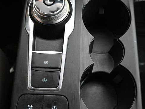 Used 2020 Ford Escape SE image 20