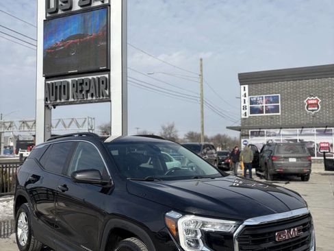 Used 2022 GMC Terrain SLE w/ Driver Convenience Package image 1