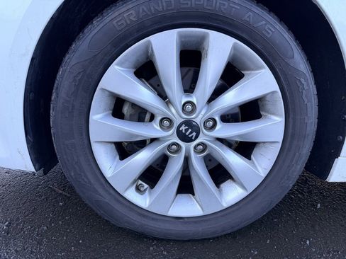 Used 2018 Kia Optima EX image 9