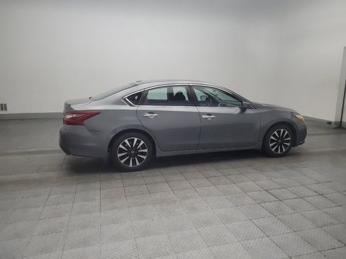 Used 2018 Nissan Altima 2.5 SV FWD image 10