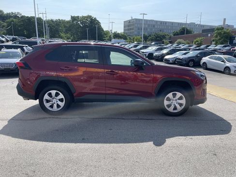Used 2024 Toyota RAV4 LE AWD/4WD image 7