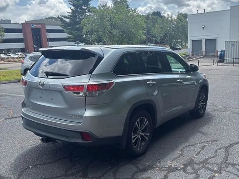 Used 2016 Toyota Highlander XLE AWD/4WD image 8