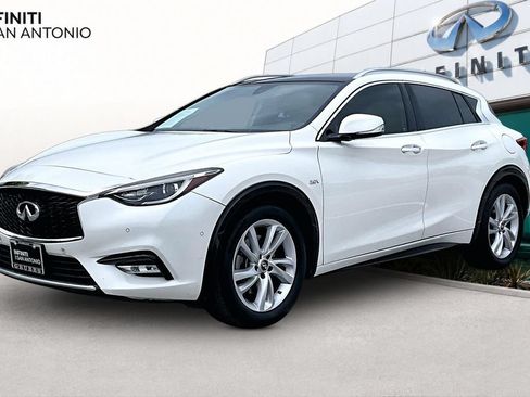Used 2018 INFINITI QX30 Premium w/ Navigation Package FWD image 14