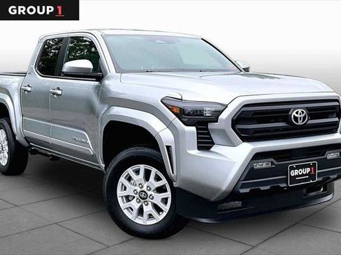 Certified 2025 Toyota Tacoma SR5 AWD/4WD image 3