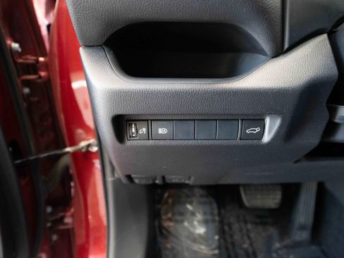 Used 2019 Toyota RAV4 XLE w/ Convenience Package AWD/4WD image 11