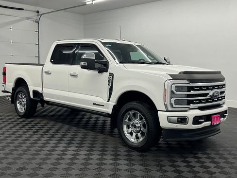 Used 2024 Ford F250 Platinum w/ FX4 Off-Road Package image 5