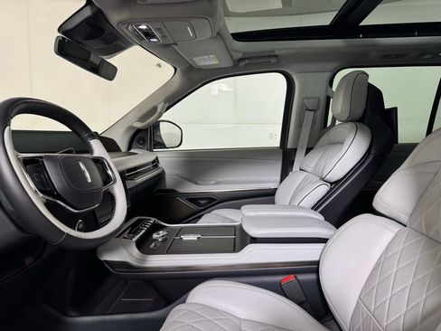 Certified 2025 Lincoln Navigator L Black Label AWD/4WD image 35