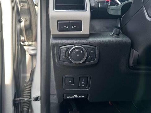 Used 2019 Ford F350 Lariat image 16