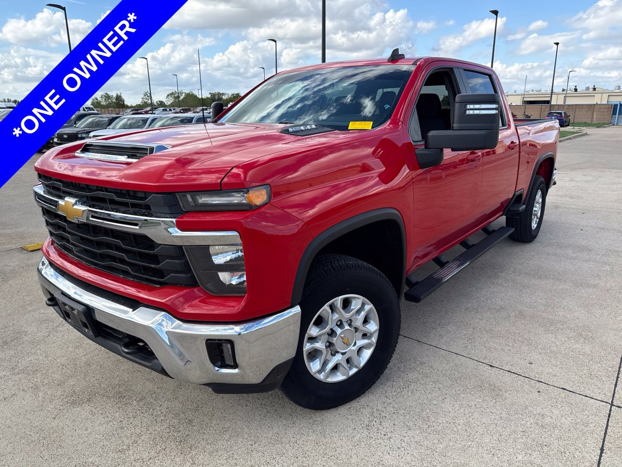 Used 2024 Chevrolet Silverado 2500 LT w/ Convenience Package AWD/4WD image 1