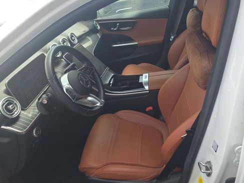 Used 2022 Mercedes-Benz C 300 Sedan w/ Exclusive Trim Package image 2