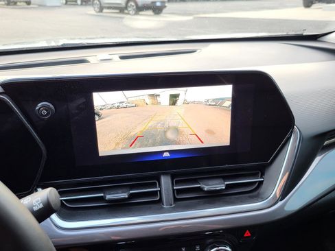 Used 2025 Chevrolet Trax ACTIV w/ Sunroof Package image 28