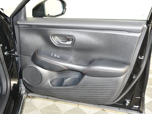 Certified 2025 Honda HR-V Sport image 31