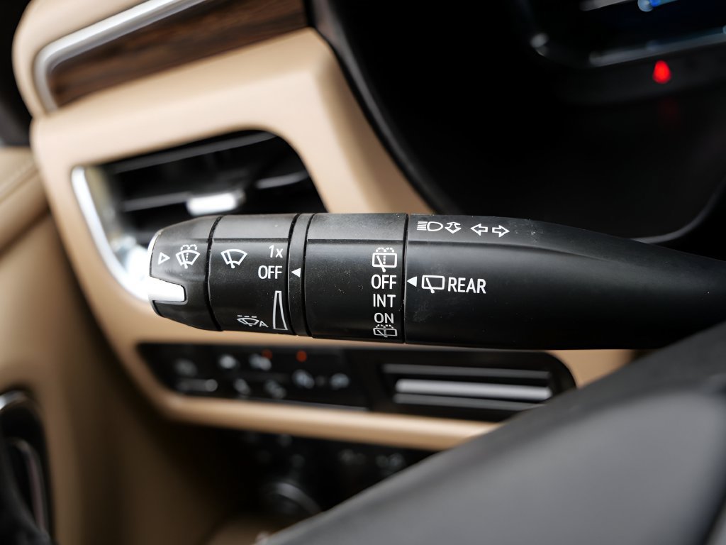 Used 2022 Chevrolet Suburban Premier AWD/4WD image 41