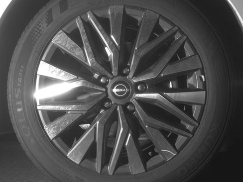 Used 2025 Nissan Altima 2.5 SV FWD image 13