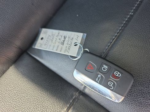Used 2015 Land Rover LR2 AWD/4WD image 33