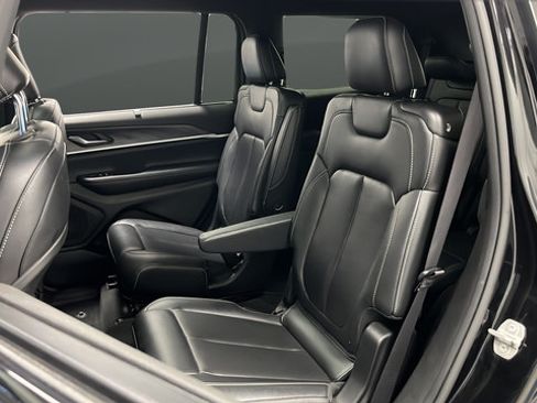 Used 2024 Jeep Grand Cherokee L Limited w/ Luxury Tech Group II AWD/4WD image 23