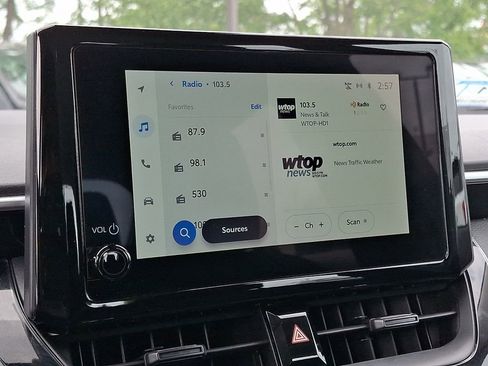 Used 2024 Toyota Corolla LE FWD image 16