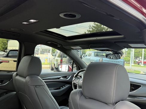 Used 2023 Buick Enclave Essence w/ Experience Buick Package FWD image 18