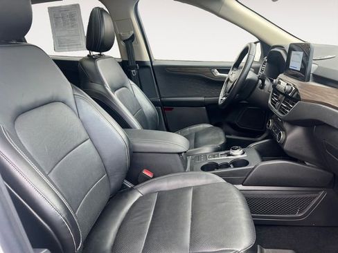 Used 2020 Ford Escape Titanium image 15