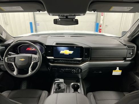 New 2026 Chevrolet Silverado 1500 LT w/ Z71 Off-Road Package AWD/4WD image 10