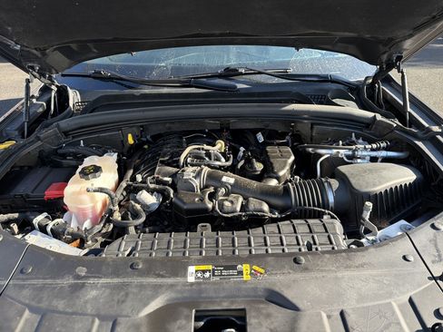 Used 2021 Jeep Grand Cherokee L Laredo image 10