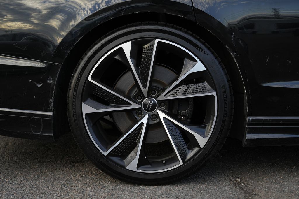 Used 2021 Audi A8 L 4.0T AWD/4WD image 11